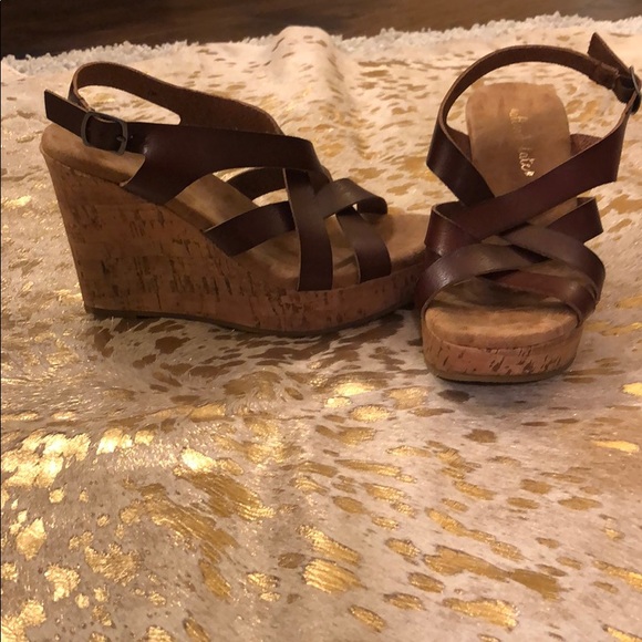 Altar’d State strappy wedges - Picture 3 of 6